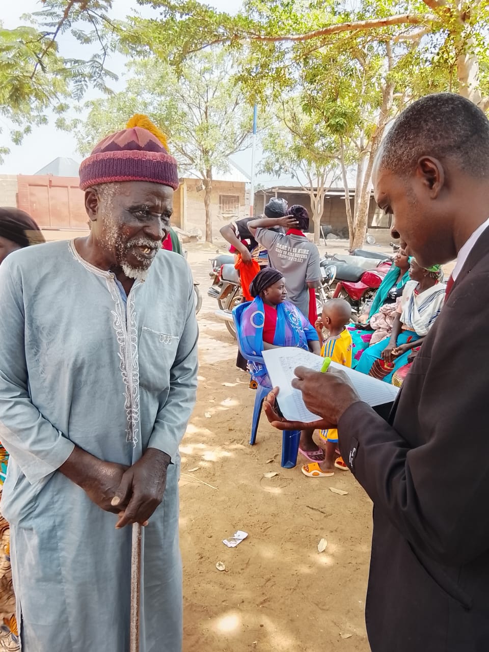 Free medical outreach in Angwan Bazai, Gubuchi — photograph 10 of 23