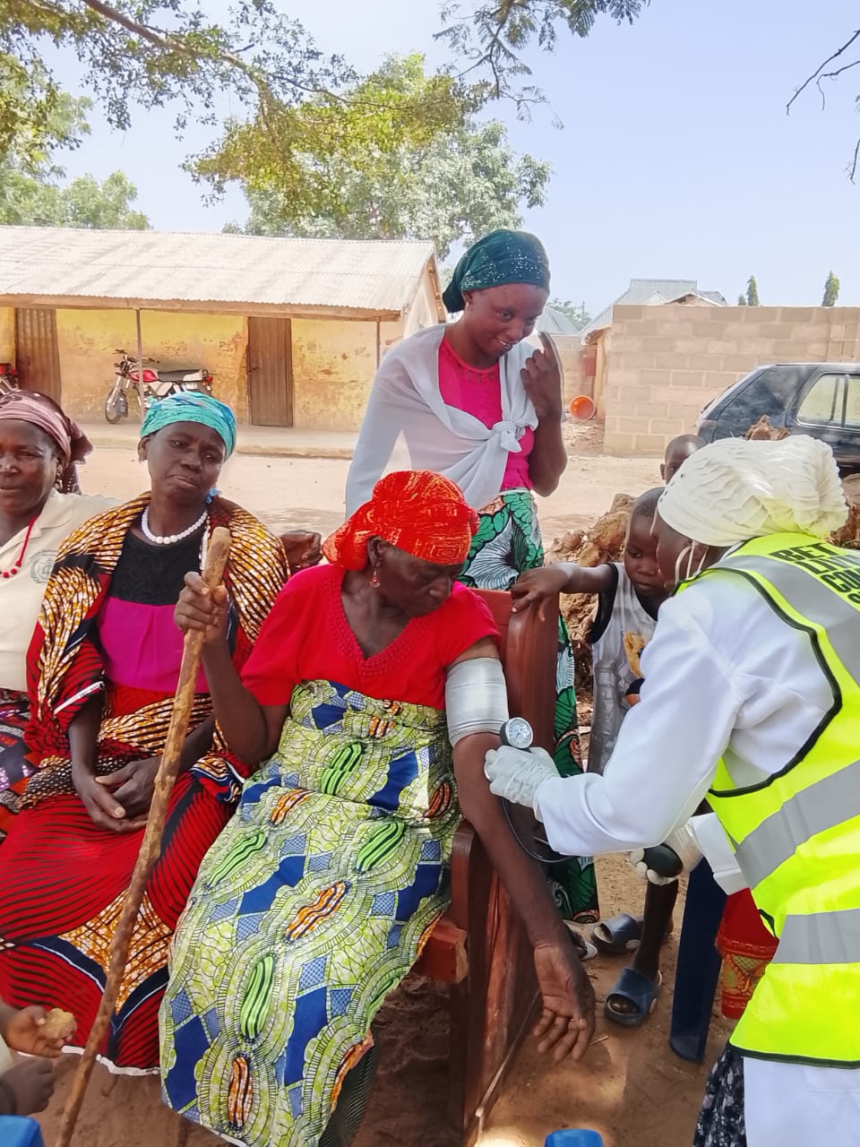 Free medical outreach in Angwan Bazai, Gubuchi — photograph 12 of 23